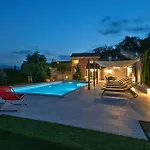 4 Bedroom Stunning In