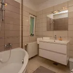 4 Bedroom Stunning In *