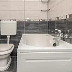 4 Bedroom Stunning In Casa de Férias Imotski
