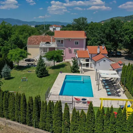 4 Bedroom Stunning In * 伊莫茨基