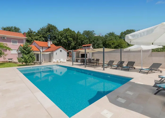 4 Bedroom Stunning In 伊莫茨基