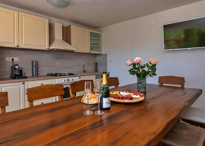 度假居 4 Bedroom Stunning In *