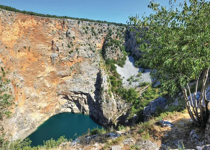 4 Bedroom Stunning In * 伊莫茨基